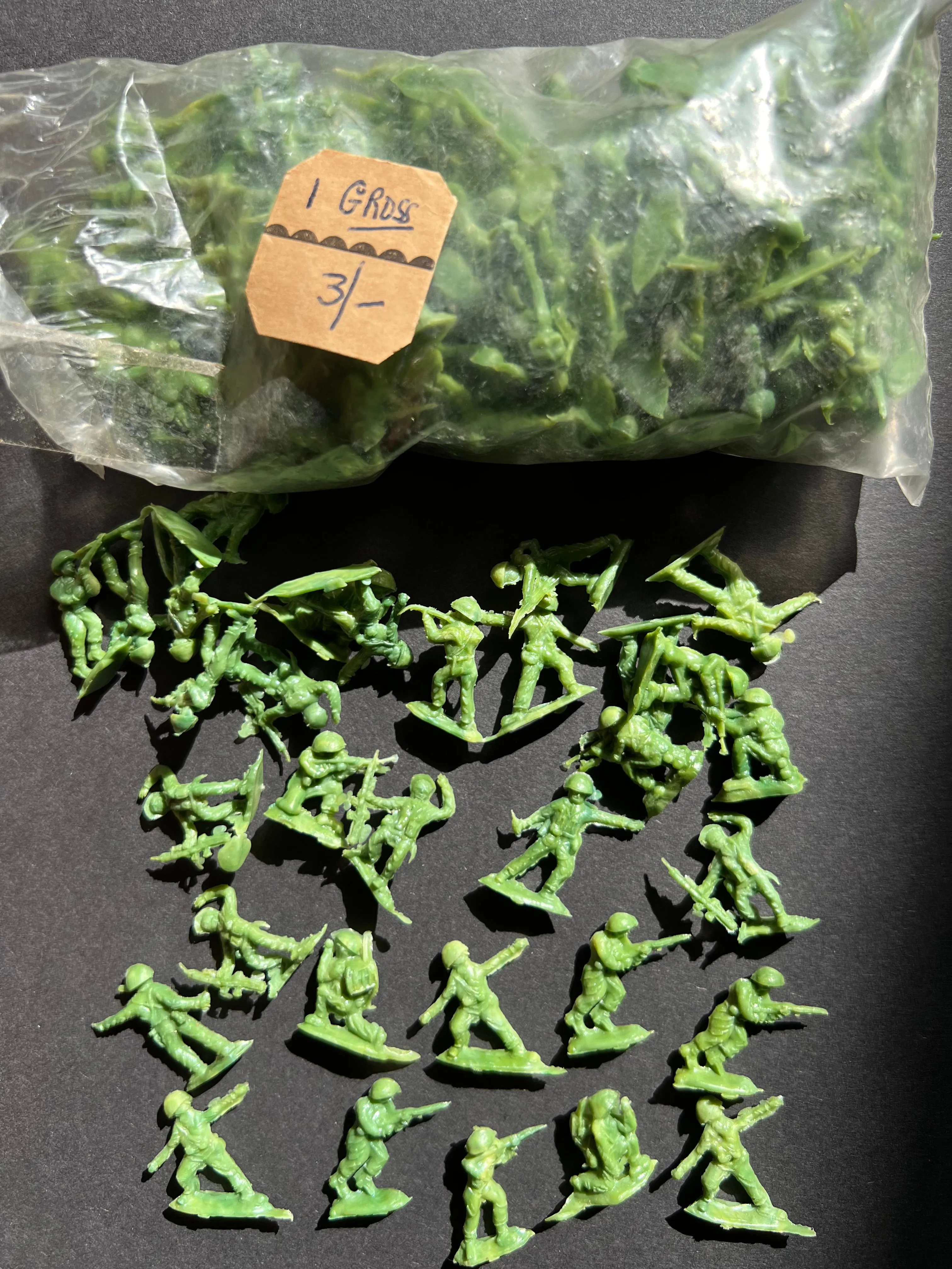 1 Gross (144) tiny 2.2cm Toy Soldiers