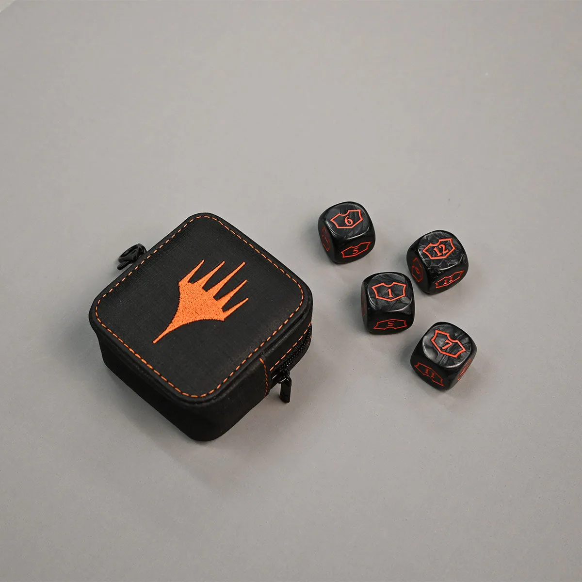 Mythic Edition Loyalty Dice (4ct) and Case for Magic: The Gathering